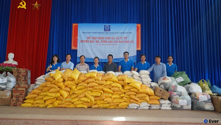 Hỗ trợ nhân dân tại xã Tả Củ Tỷ, Lào Cai