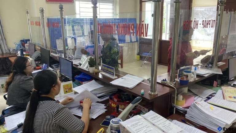 Hoạt động hành chính tại phường Tân Phong