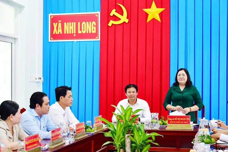 Hoạt động hành chính tại xã Nhị Long