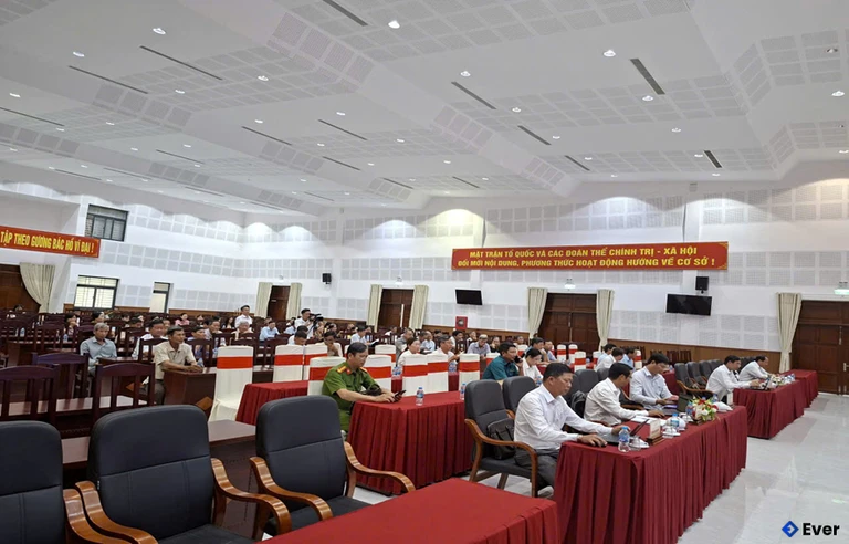 Hoạt động tại trụ sở hành chính xã Vĩnh Viễn