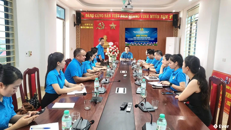 Hội nghị ban chấp hành mở rộng được triển khai tại ủy ban phường Vinh Hưng