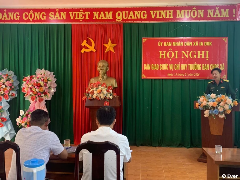 Hội nghị bàn giao chức vụ chỉ trưởng ban tại xã Ia Dơk