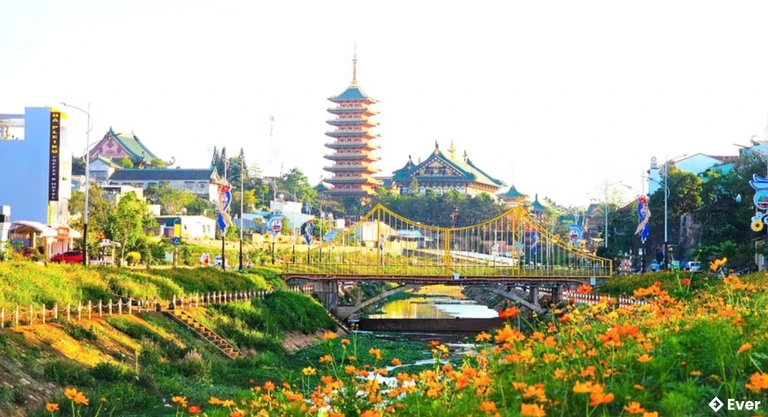 Kết cấu hạ tầng đô thị trên địa bàn phường Hội Phú được chú trọng đầu tư, kết nối thuận tiện với các điểm du lịch