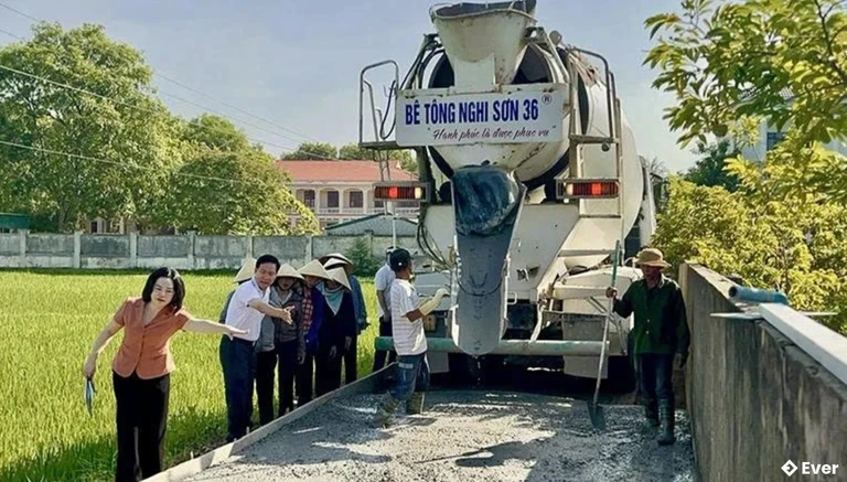 Khởi công xây dựng tuyến đường kết nối giữa tổ dân phố Trường Thịnh và tổ dân phố 5 Đại Hùng.