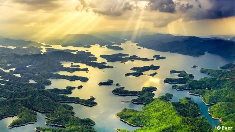 Khu Bảo tồn Thiên nhiên Tà Đùng