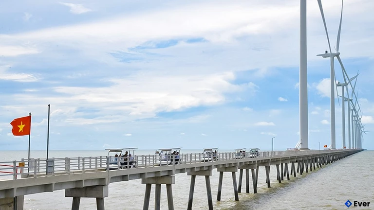 Khu Du lịch sinh thái Điện gió Hoà Bình 1 thuộc xã Vĩnh Hậu