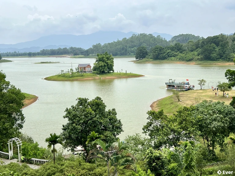 Khu du lịch sinh thái Hồ Đồng Mô