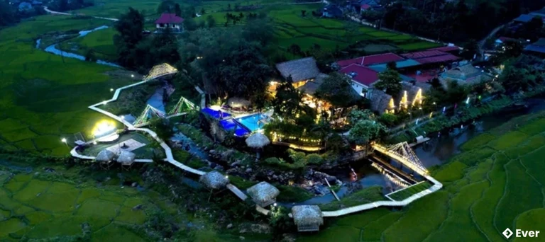 Khu Du lịch sinh thái Suối Đang (xã Văn Phú) lung linh về đêm