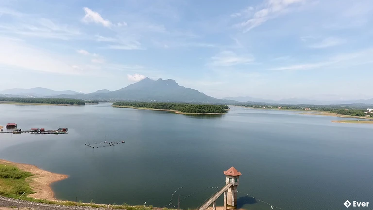 Khu du lịch Suối Hai