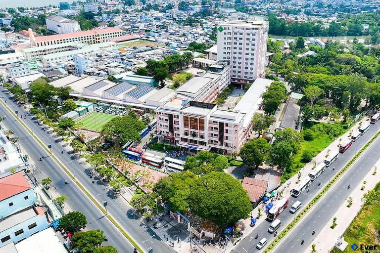 Khu vực trung tâm phường Long Châu với hạ tầng chất lượng và quy mô dân số cao