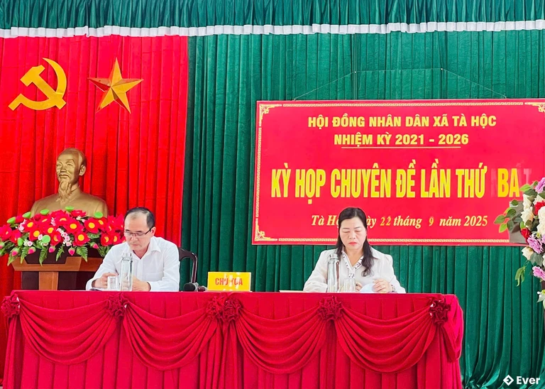 Kỳ họp chuyên đề lần thứ ba tại xã Tà Hộc