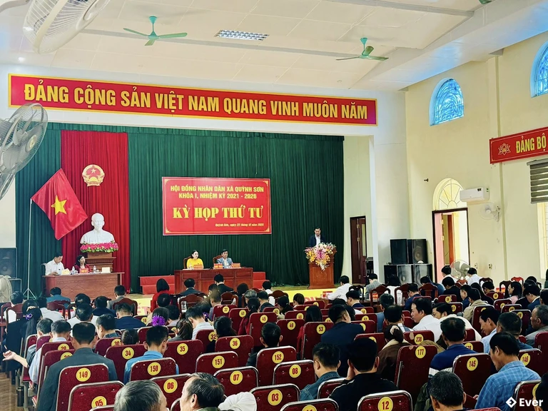 Kỳ họp thứ 4 của hội đồng nhân dân xã Quỳnh Sơn