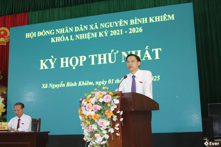 Kỳ họp thứ nhất của hội đồng nhân dân xã Nguyễn Bỉnh Khiêm sau sáp nhập