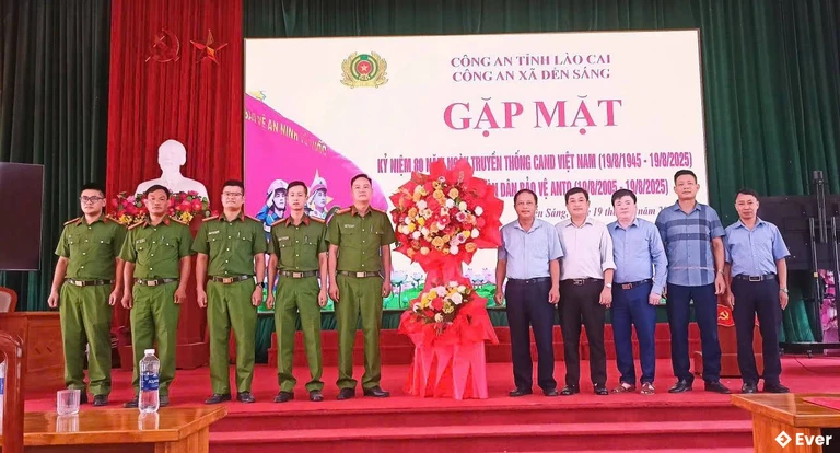 Kỷ niệm 80 năm Ngày truyền thống Công an nhân dân Việt Nam tại xã Dền Sáng