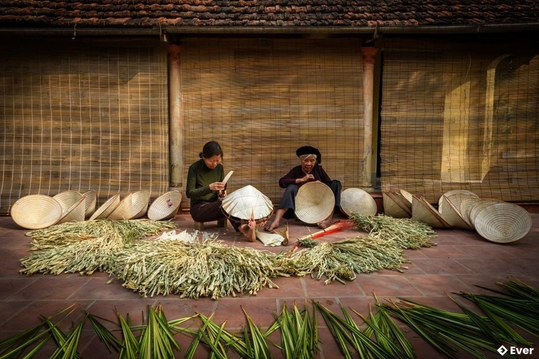 Làng Chuông là một trong những làng nghề làm nón lá tiêu biểu
