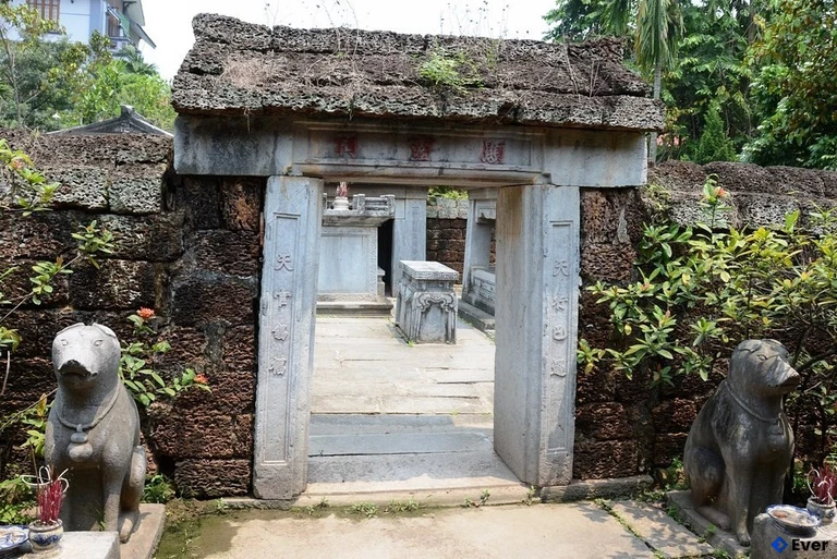 Lăng đá xóm Gạo