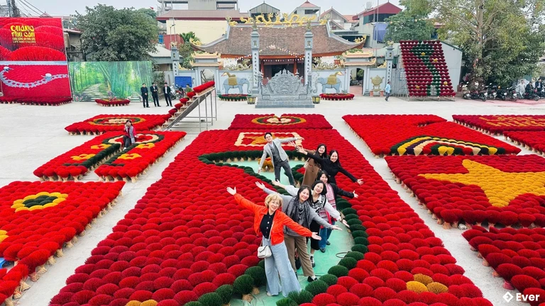 Làng nghề sản xuất tơ tằm Quảng Phú Cầu