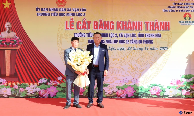 Lễ cắt băng khánh thành Trường tiểu học Minh Lộc 2 Xã Vạn Lộc Hạng mục nhà Lớp học 2 tầng 6 Phòng