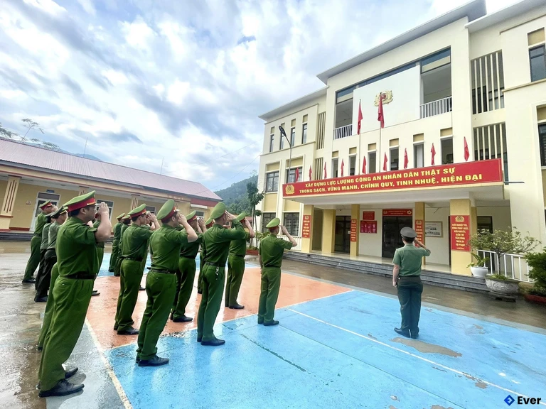 Lễ chào cờ tại xã Lương Thịnh, Lào Cai