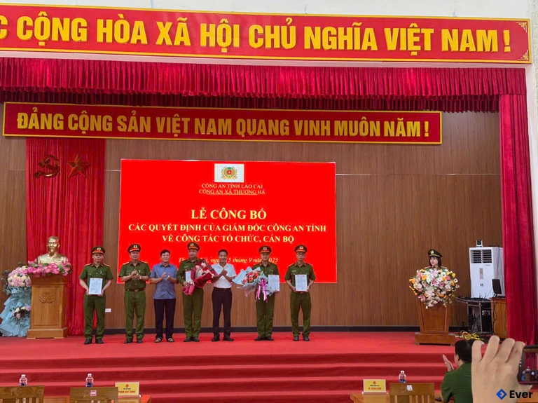 Lễ công bố cán bộ tại xã Thượng hà, Lào Cai