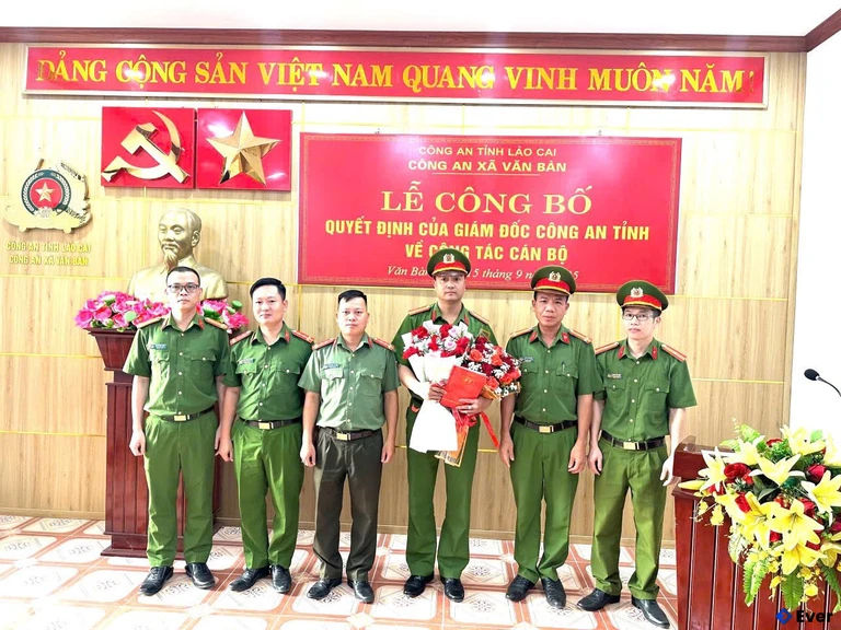 Lễ công bố cán bộ tại xã Văn Bàn