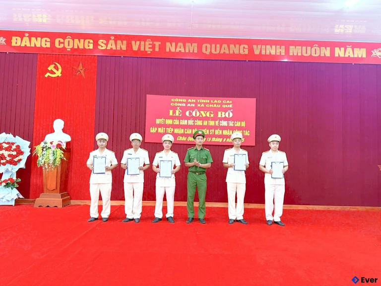 Lễ công bố quyết định của Giám đốc Công an tỉnh tại xã Châu Quế