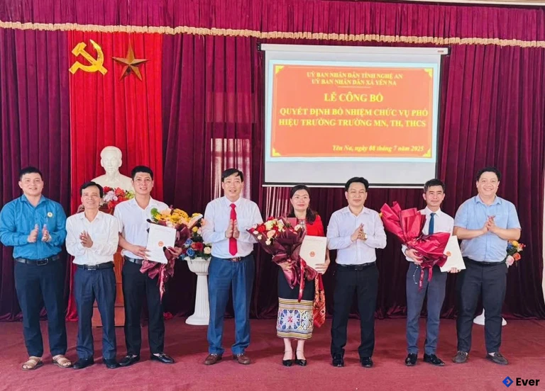Lễ công bố và trao quyết định bổ nhiệm Phó Hiệu trưởng tại xã Yên Na