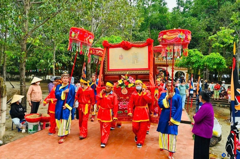 Lễ hội Dinh Thầy Thím ở xã Tân Hải được tổ chức hằng năm nhằm đẩy mạnh loại hình du lịch lễ hội tại địa phương