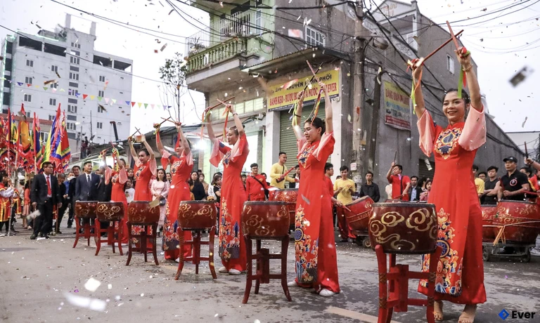 Lễ hội làng La Phù