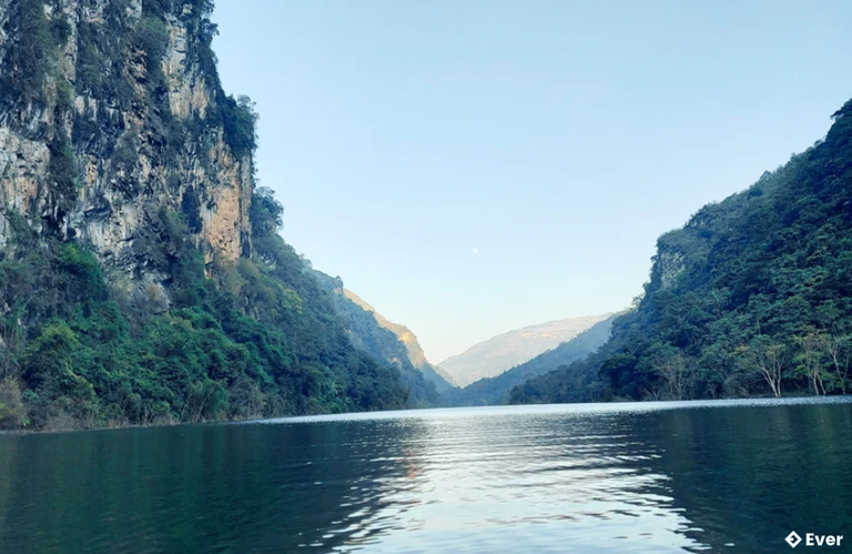 Lòng hồ Thủy điện Pa Ke tại xã Pà Vầy Sủ