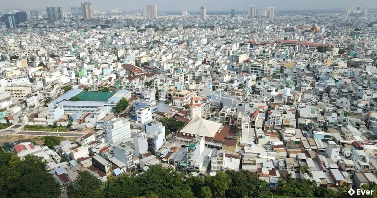 Mật độ dân số cao dẫn đến sức ép lớn cho phường Hòa Bình