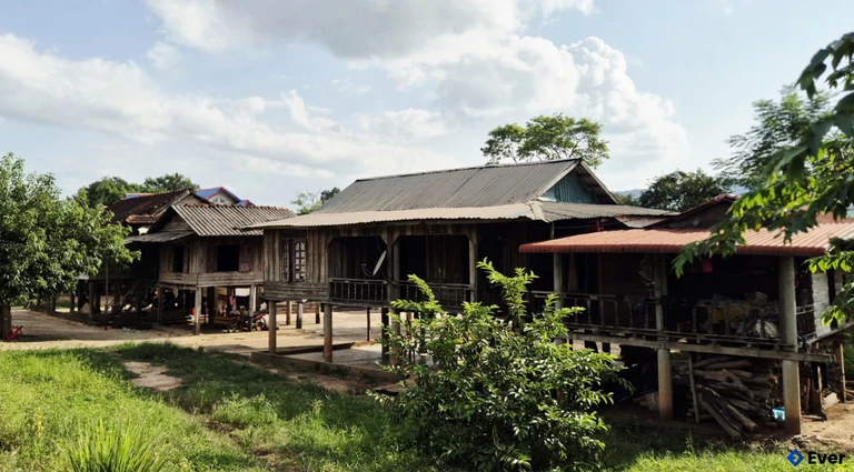 Một góc bản làng bình yên ở xã Lìa