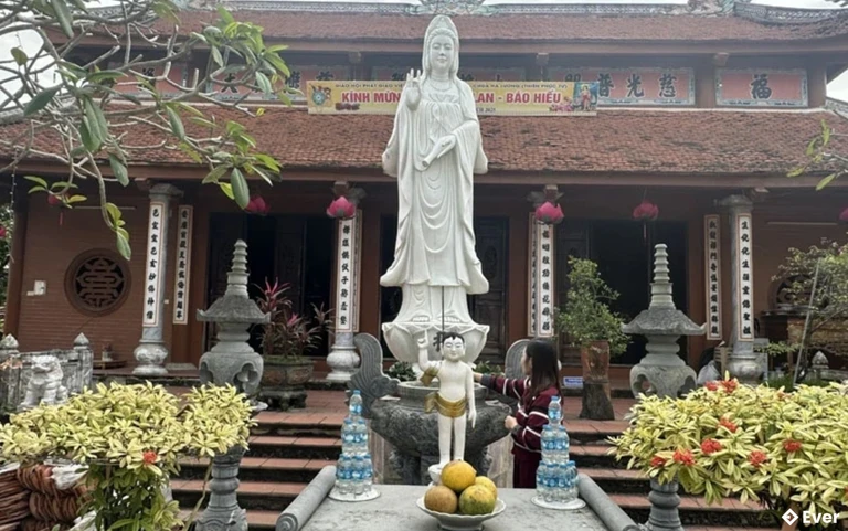 Một góc của Di tích lịch sử đình - đền - chùa Hà Lương.