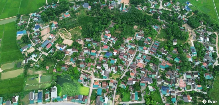 Một phần khu vực dân cư xã Vân Tụ nhìn từ trên cao