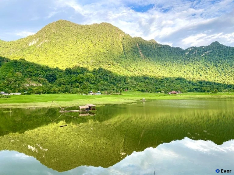 Một thoáng hồ Noong, xã Phú Linh