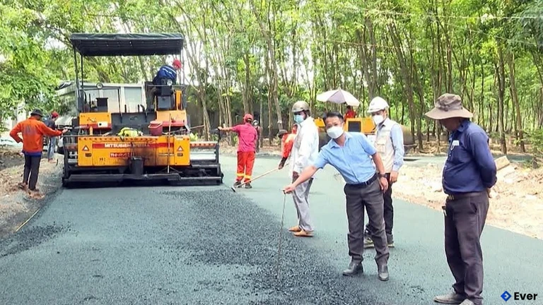 Nâng cấp hệ thống giao thông được xem là yếu tố then chốt tại xã Đồng Tâm