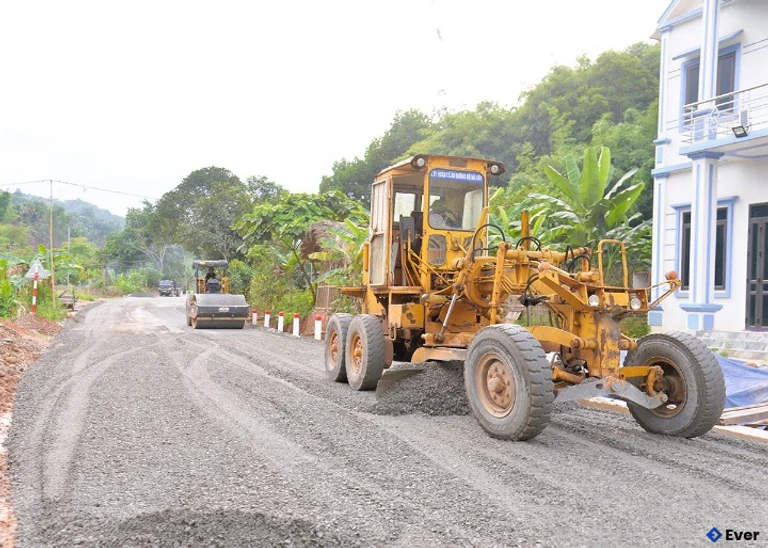 Nhà thầu huy động nhân lực, phương tiện tăng ca, tăng kíp để hoàn thiện tuyến đường ĐT.183.