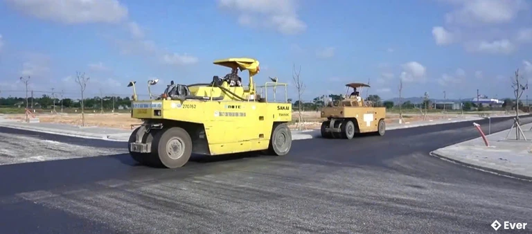 Nhiều công trình, dự án lớn trên địa bàn huyện được triển khai thực hiện đồng bộ, tạo sức lan toả phát triển kinh tế - xã hội