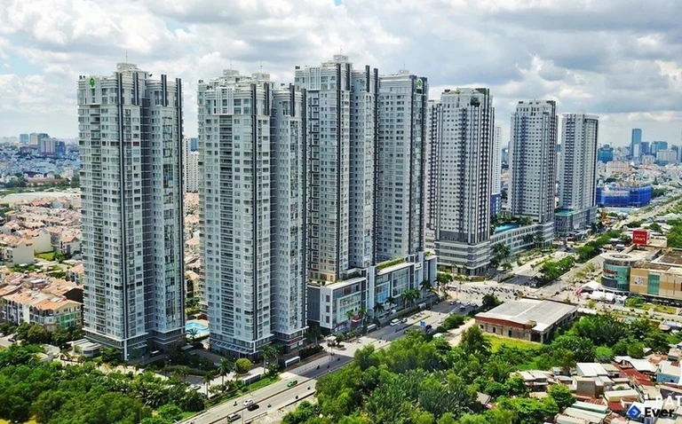 Những cao ốc trọc trời tại những tuyến đường lớn của phường Tân Hưng