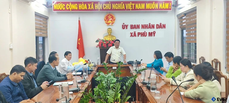 Phiên hop tại ủy ban nhân dân xã Phù Mỹ