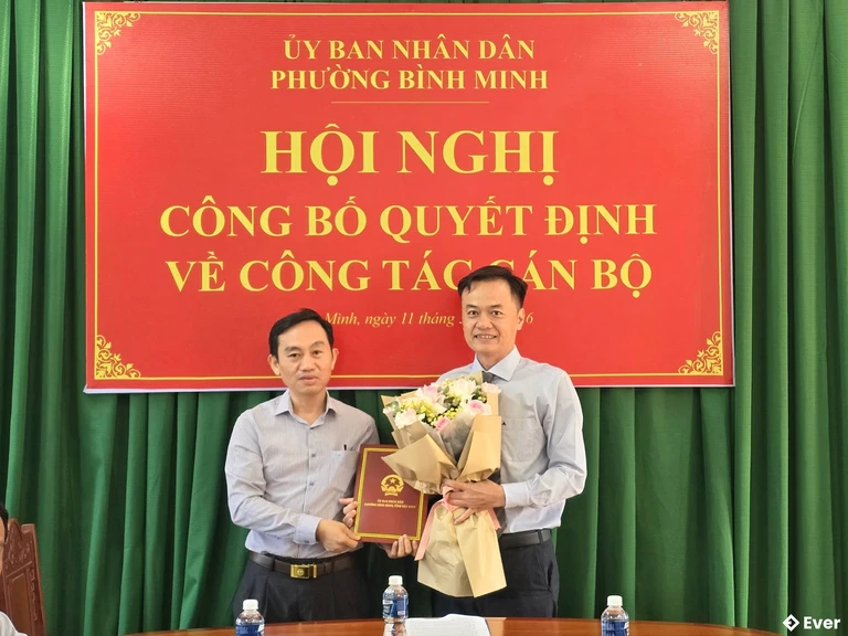 Phường Bình Minh tổ chức hội nghị công bố quyết định về công tác cán bộ