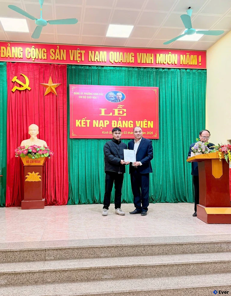Phường Kinh Bắc tổ chức lễ kết nạp đảng viên 2026