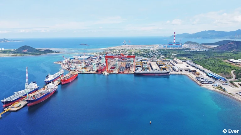 Phường Ninh Hòa tận dụng lợi thế cảng biển để phát triển kinh tế