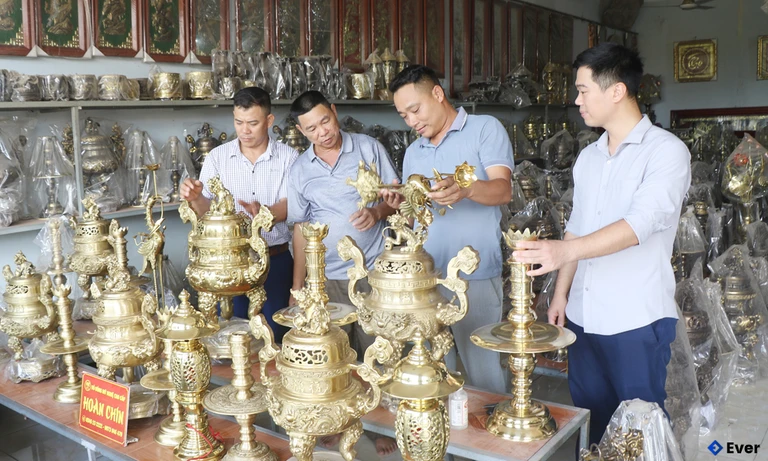 Phường Ninh Xá gìn giữ làng nghề truyền thống đúc đồng ở địa phương