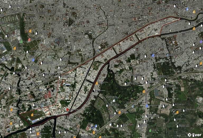 Phường Phú Định với phần lớn diện tiếp giáp ranh là kênh rạch