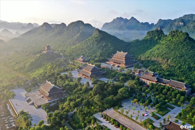 Quần thể chùa Tam Chúc