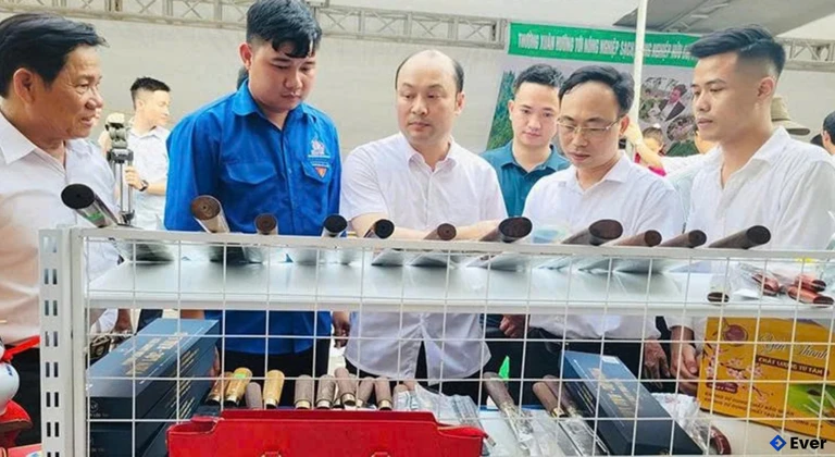 Sản phẩm OCOP dao thép không gỉ Tấn Lộc Tài, xã Triệu Lộc