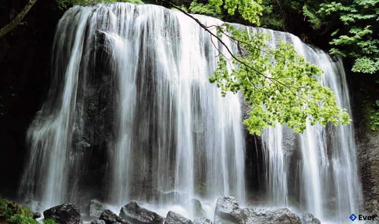 Thác Chòi tại xã Cự Đồng