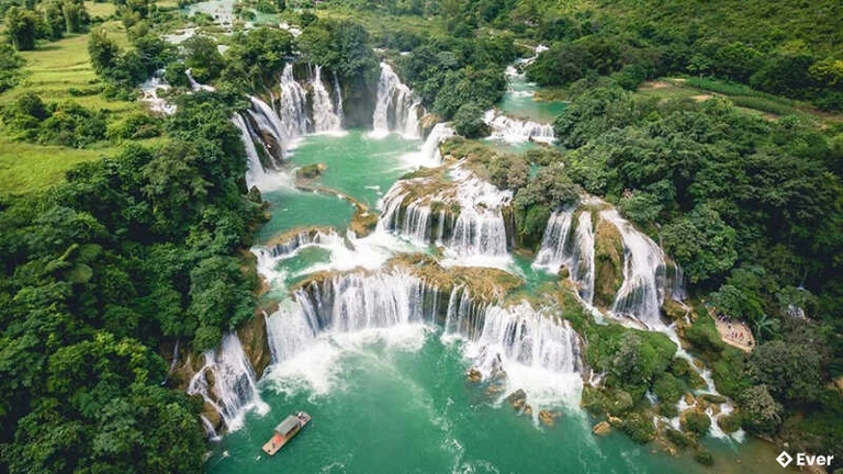 Thác Đambri với vẻ đẹp hùng vĩ của mảnh đất Tây Nguyên