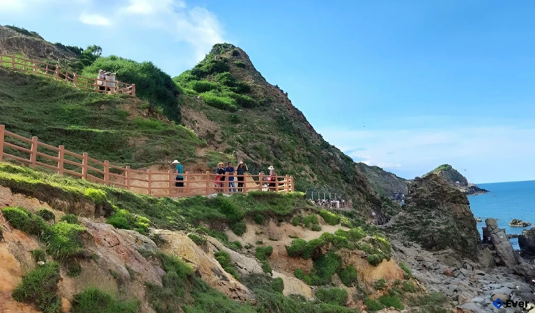 Thắng cảnh Eo Gió, điểm du lịch nổi tiếng của phường Quy Nhơn Đông